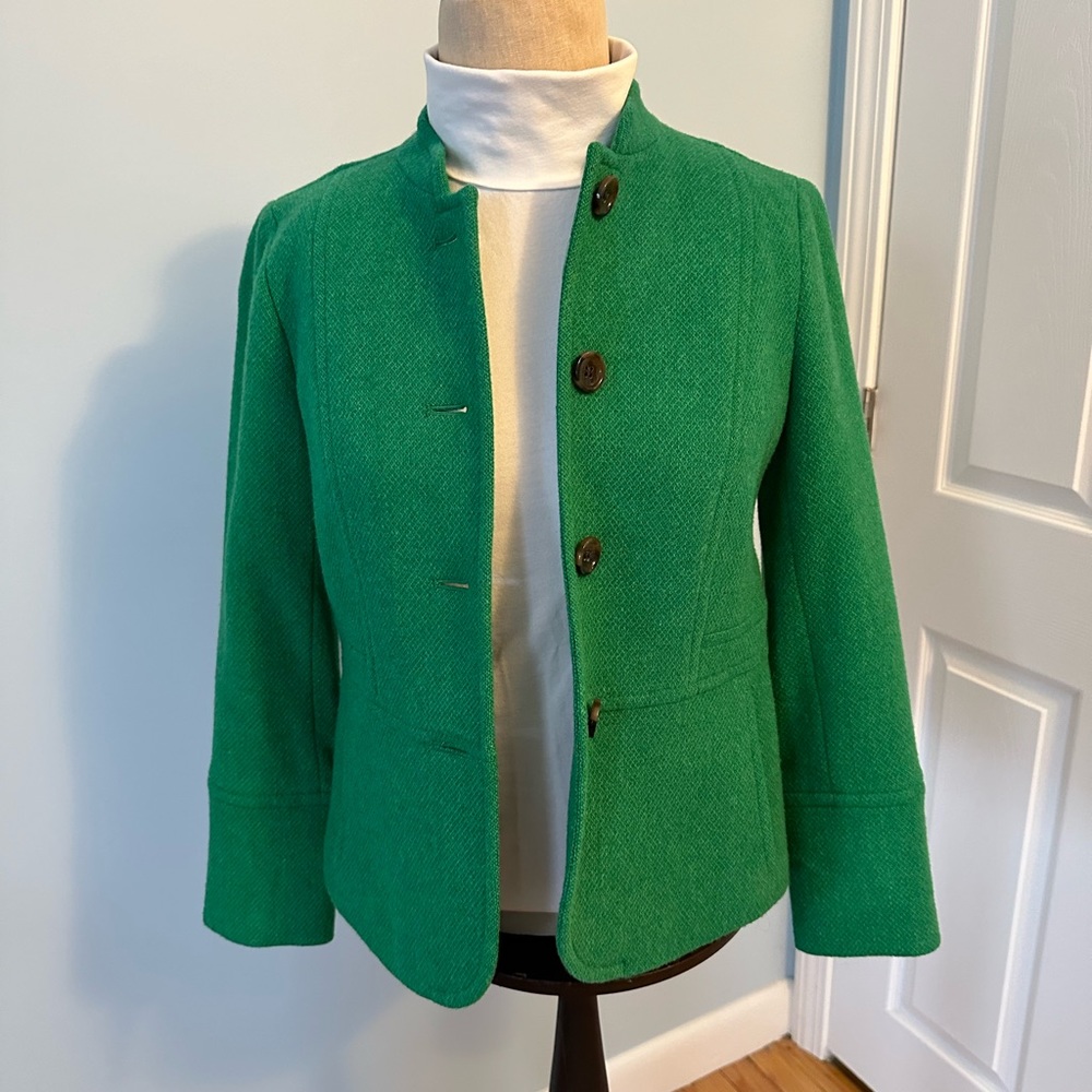 Really Cute Talbots  Kelly Green jacket💚!